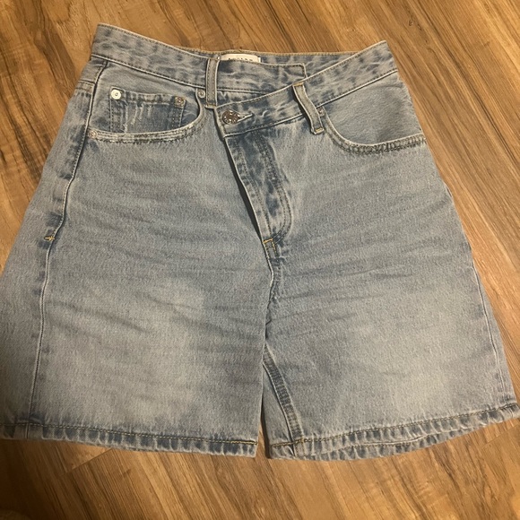 Agolde Criss Cross Shorts - Picture 2 of 4